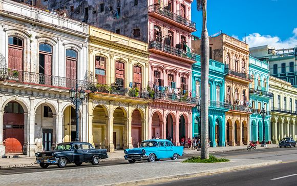 Color en la capital y todo incluido en la playa con vuelos