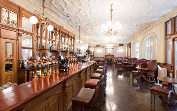 Clayton Crown Hotel 4*