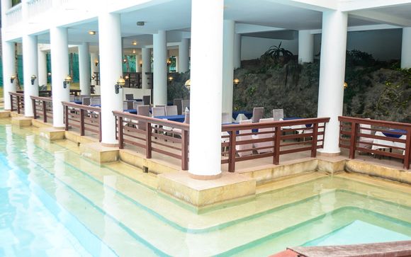 Flamingo Beach Resort & Spa 4* 