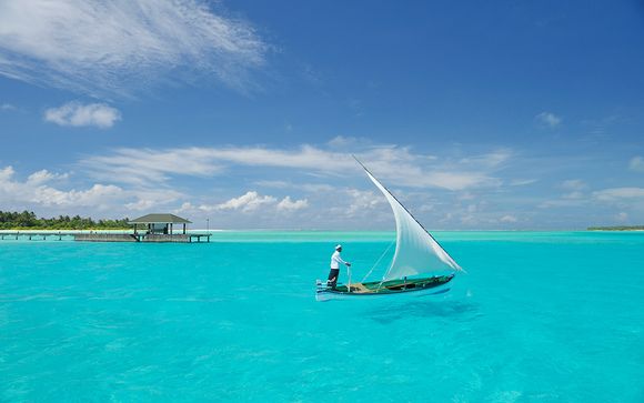 Holiday Island Resort & Spa 4*