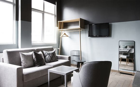 The Swan House Apartments