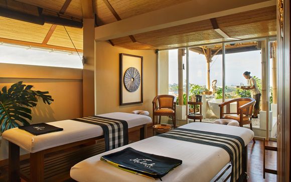 Jambuluwuk Oceano Seminyak 5*