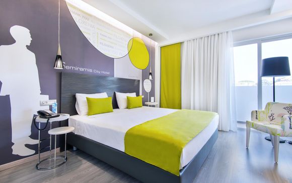 Semiramis 4*, en Rodas