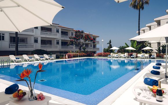 Un hotel acogedor con vistas al mar