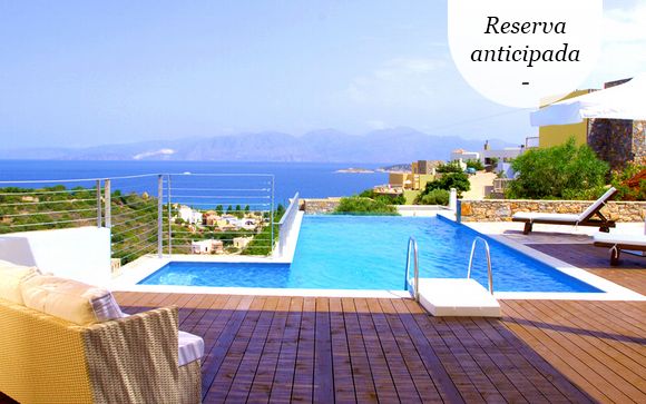 A partir de abril: vacaciones perfectas en villa con piscina