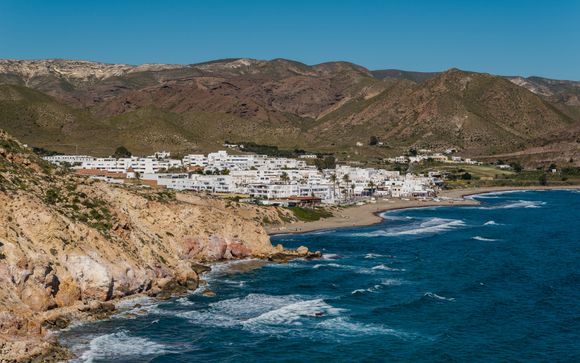 Une excursion en bateau depuis la plage de Las Negras à Cabo de Gata par personne et par séjour