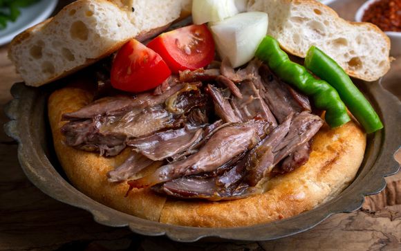 Un repas au restaurant Nuz (menu 2 kebab - eau, thé et café inclus) 