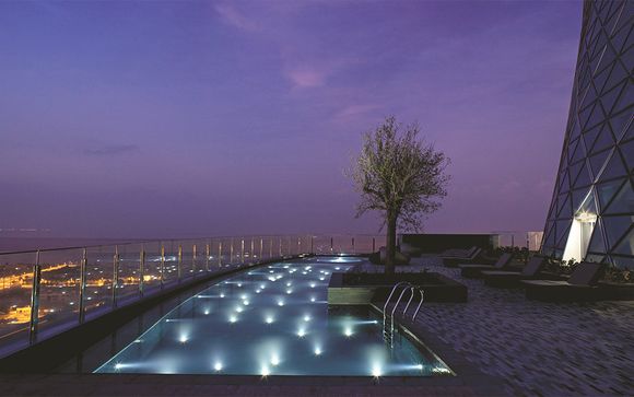 Poussez les portes de l'hôtel Andaz Capital Gate 5* a concept by Hyatt à Abu Dhabi