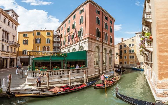 Épopée élégante près du pont du Rialto