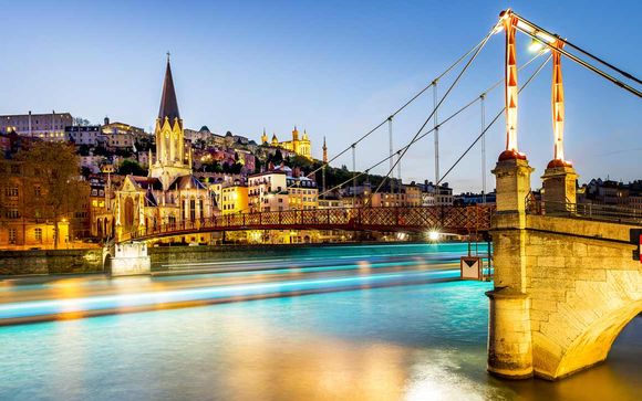 Hôtel Warwick Reine Astrid - Lyon 4*