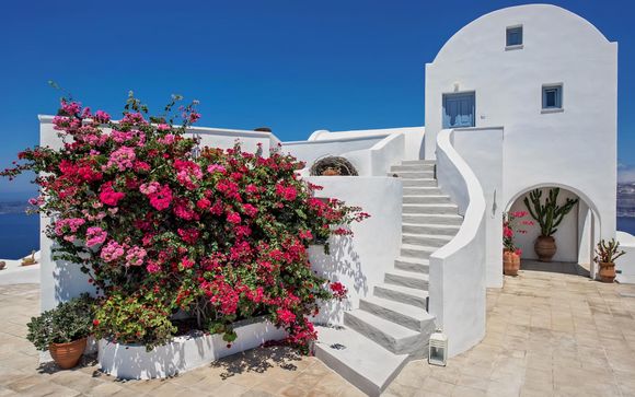 Apanemo Hotel and Suites