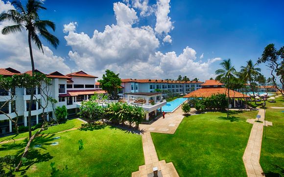 Club Hotel Dolphin 4*