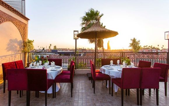 Giorno 5: Una cena (bevande escluse) in un ristorante tipico marocchino (trasferimenti in auto inclusi) per i soggiorni di 5 e 7 notti