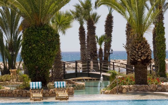 Sandy Beach Hotel & Spa 4*