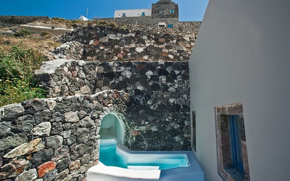 Il Luna Santorini Suites and Villas 4*