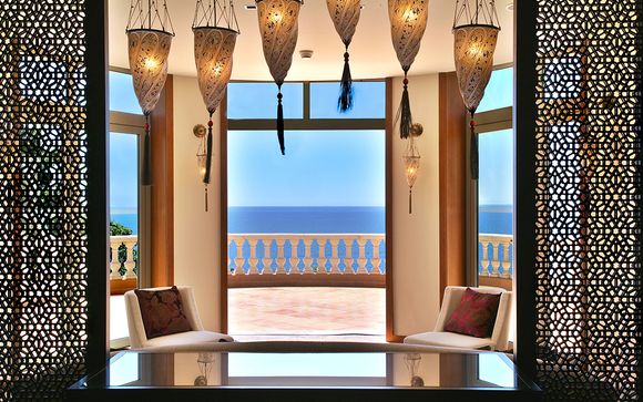 Hotel Tiara Yaktsa 5*