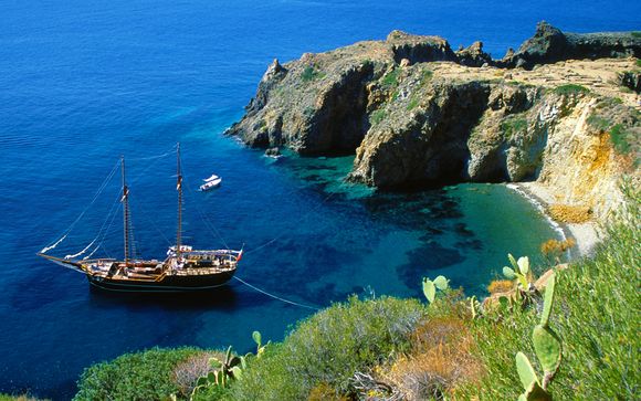 Crociera delle Isole Eolie in Caicco Superior