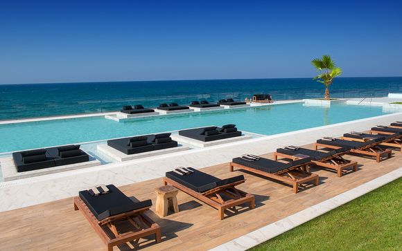 Relax in 5* con spa e piscine sul blu della Baia di Malia