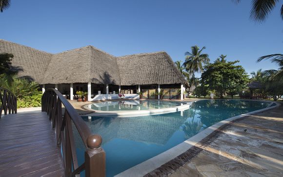 L'Uroa Bay Beach Resort 4*