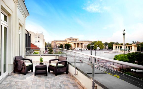 Eleganza in villa 4* con vista su Piazza degli Eroi