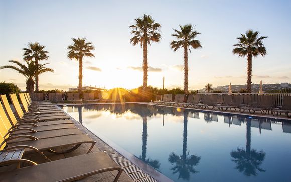 Moderno 4* con spa e vista sul Mediterraneo