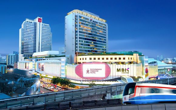 Possibilità di soggiorno iniziale a Bangkok al Pathumwan Princess Hotel 5*