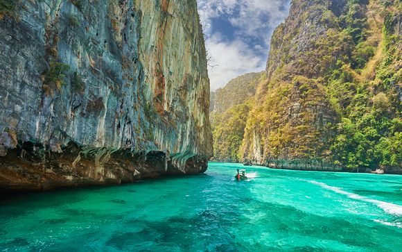 Somerset Park Suanplu Bangkok 4* + Panan Krabi Resort 4* + Twin Lotus Resort and Spa 4*