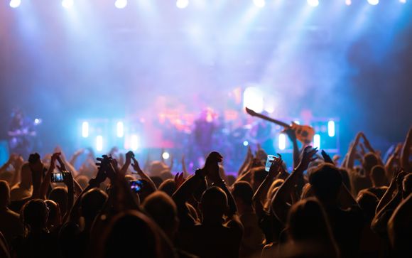 Olivia Dean in de O2 Arena