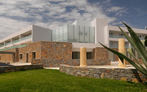 Out Of The Blue Resort 5*