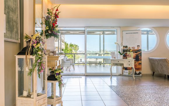 Ariti Grand Hotel 4*