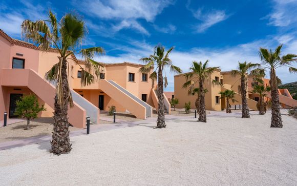 Red Sun Village 4*