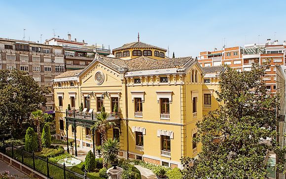 Hotel Hospes Palacio De Los Patos 5*