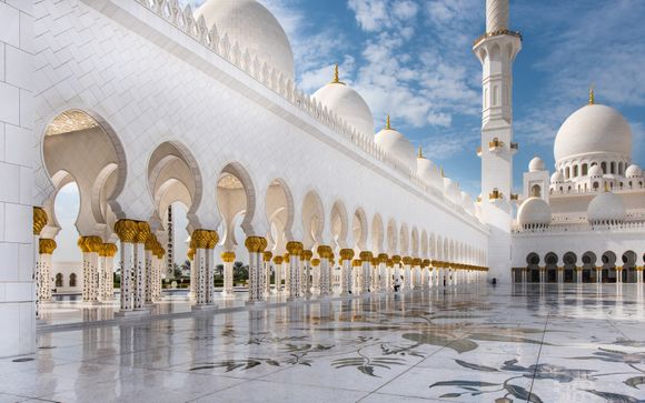 Guided Tour of the Sheikh Zayed Grand Mosque and the Louvre Museum