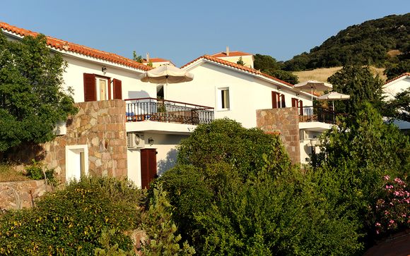 Delfinia Hotel & Bungalows