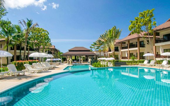 Tropical Beach Hotel Escape