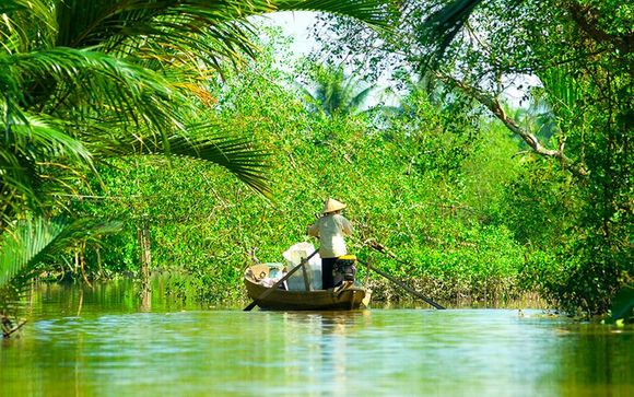 Private Tour of Vietnam Highlights & Beach Break