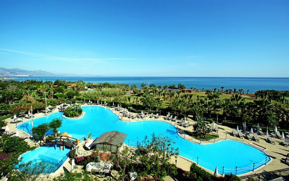 Stay at a Splendid Beachside Resort on the Northern Coast