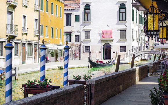 Lavish Style Overlooking Romantic Canal