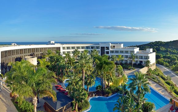Relaxing Seaside Stay with Free Spa Access