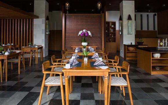 Ubud Village Hotel 4*