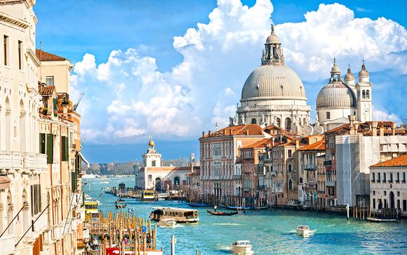 Traditional Romance on the Grand Canal