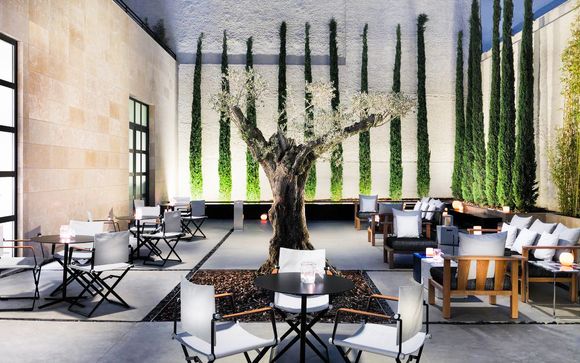 Contemporary Art-Themed Hotel in Eixample District